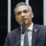 Lindbergh aciona PGR e STF contra Gustavo Gayer por ataques