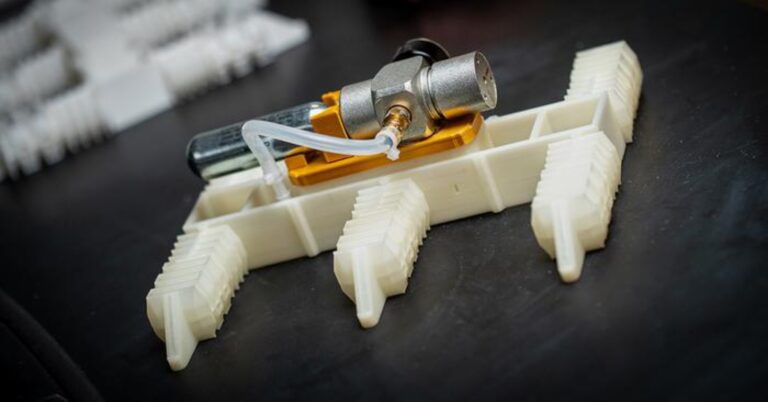 Magia? Robô feito em impressora 3D anda sozinho sem componentes