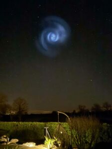 Misteriosa espiral brilhante surge no céu da Europa; veja!