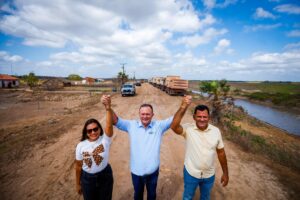 Morador grava vídeo falando do avanço nas obras da Travessia