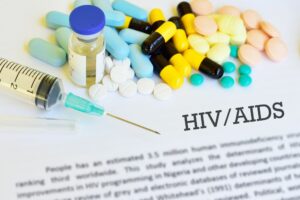 OMS alerta: escassez de medicamentos para HIV pode causar milhões