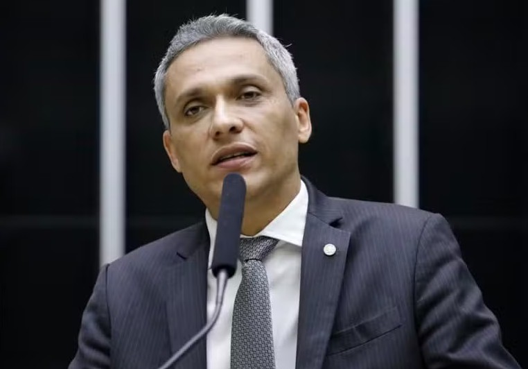 PT quer cassação do mandato de deputado do PL por