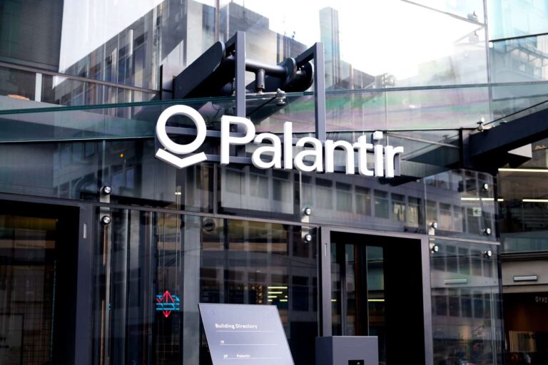 Palantir lança sistemas de IA para o exército dos EUA