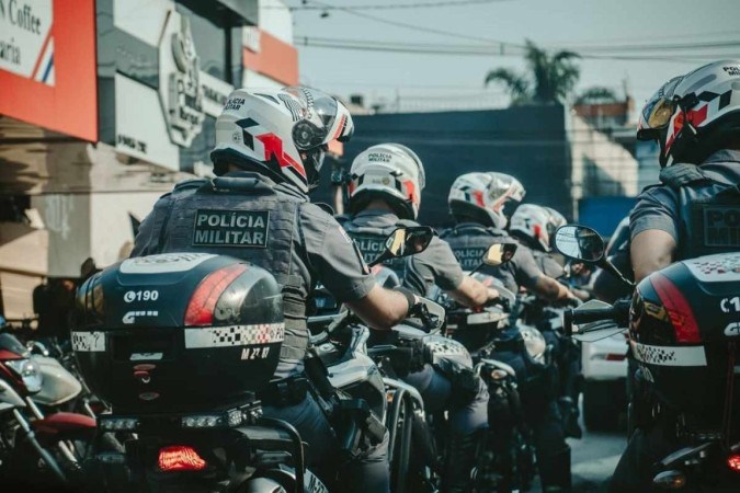 Policiais militares são presos acusados de dar carona e estuprar