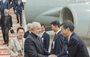 (Vídeo) Lula chega ao Japão para visita de Estado que