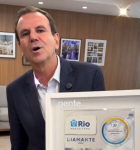 (Vídeo) Paes celebra Selo Diamante de Transparência Pública para o