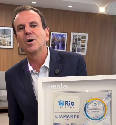 (Vídeo) Paes celebra Selo Diamante de Transparência Pública para o