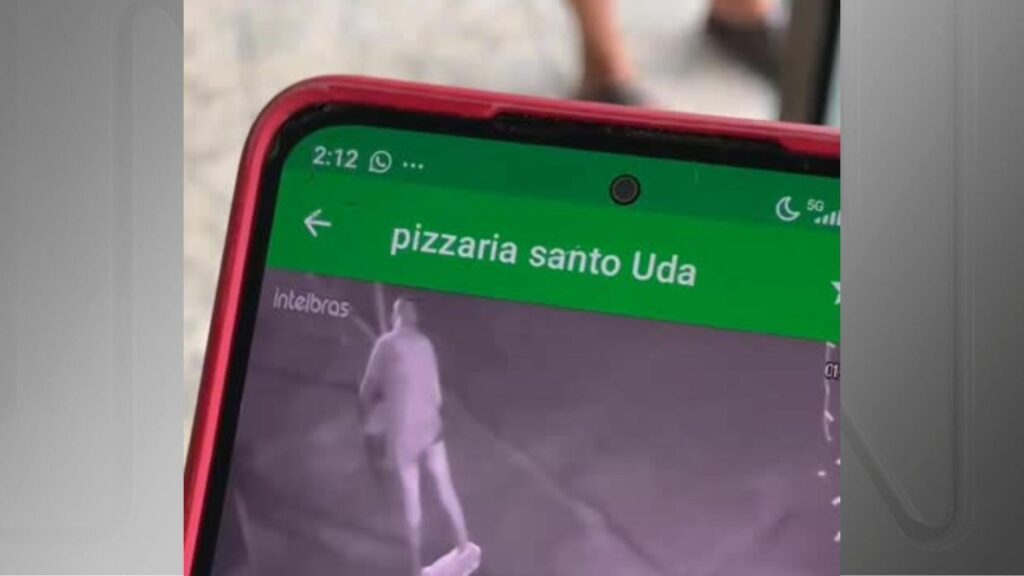 Vídeo: ladrão furta “pisca-pisca“ de pizzaria e acaba só de