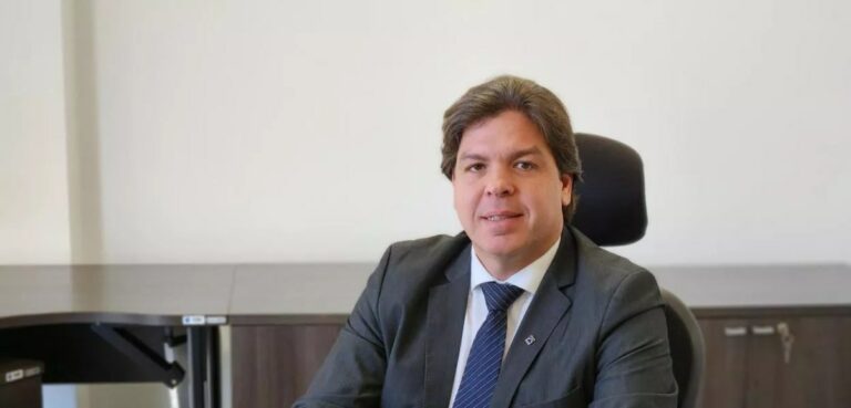 Alcolumbre sugere a Lula nome de Frederico Siqueira Filho para