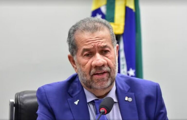 (Ao vivo)”Tem que ir para a cadeia”: cobrado por deputados