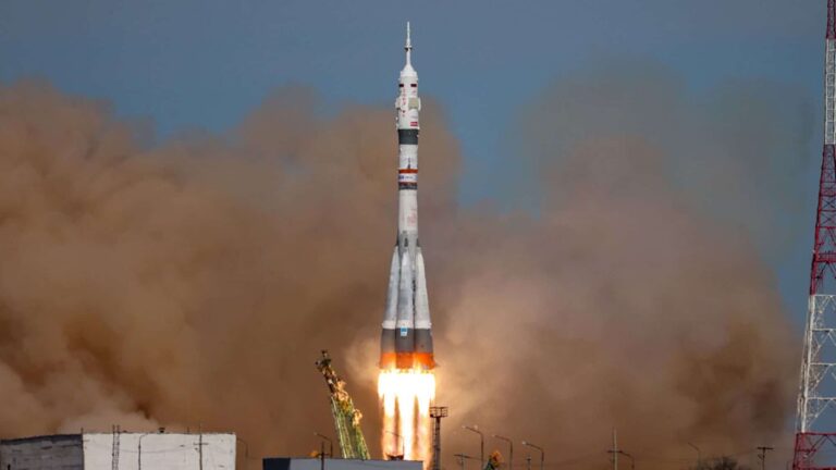 Aos 70 anos, astronauta mais velho da NASA pousa na