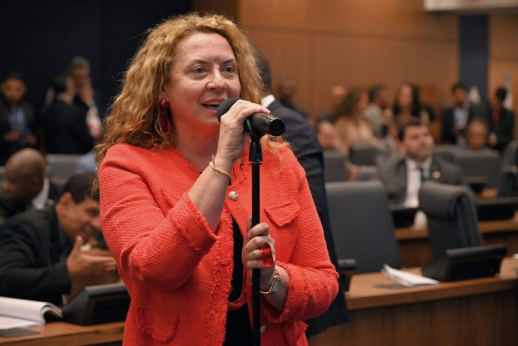 Assembleia aprova projeto que regulamenta transferência de veículos antigos pela