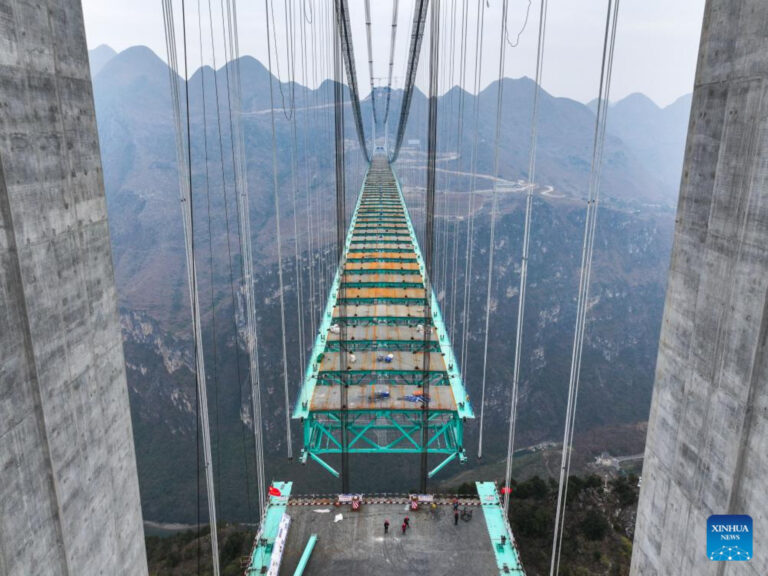 China vai inaugurar a ponte mais alta do mundo; altura