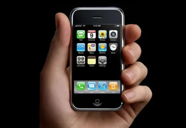 Com a inflação, quanto custaria o primeiro iPhone no Brasil