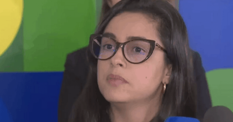 Débora Floriano, diretora de Logística, assume presidência interina do INSS