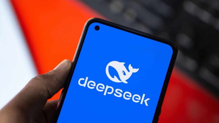 DeepSeek teria transferido dados de usuários e avisos sem consentimento