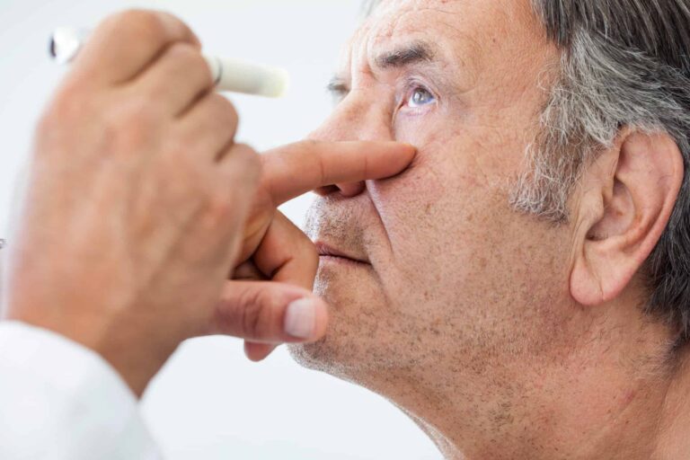 Este sinal no fundo dos olhos pode indicar demência