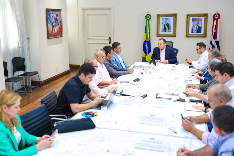 Governo do Estado reforça agenda municipalista com prefeitos de 10