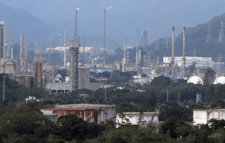 Indústria brasileira teme avalanche de produtos estrangeiros com guerra tarifária