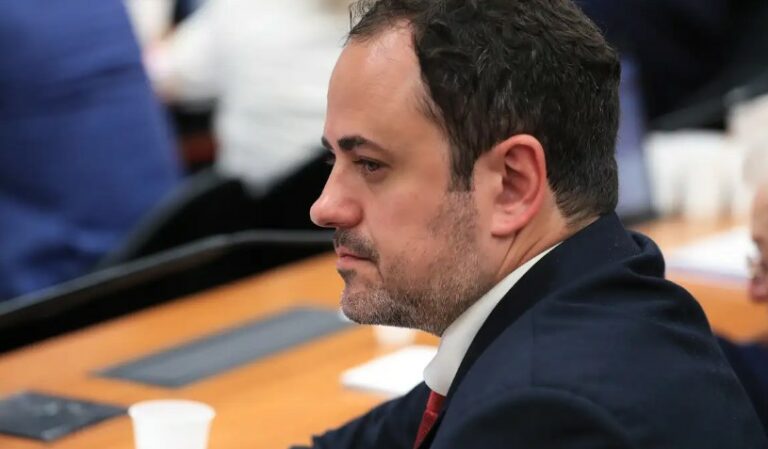 Juristas contestam cassação de Glauber Braga e apontam desproporcionalidade em