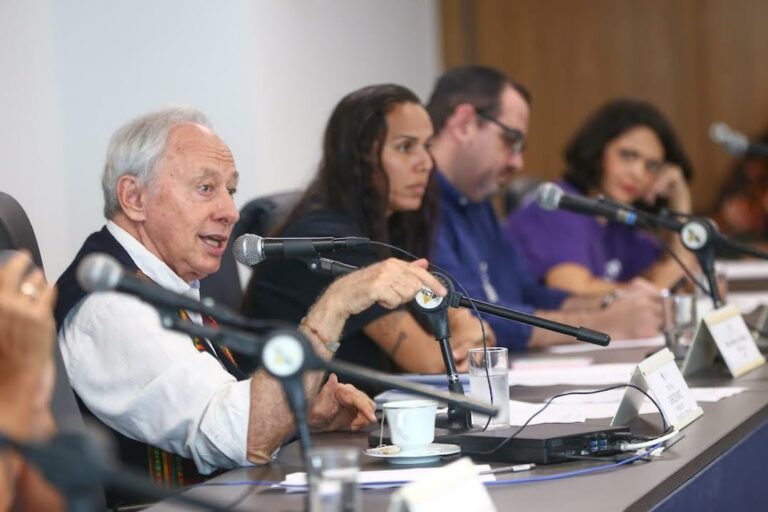 Lei que prevê fornecimento de canabidiol no SUS ainda não