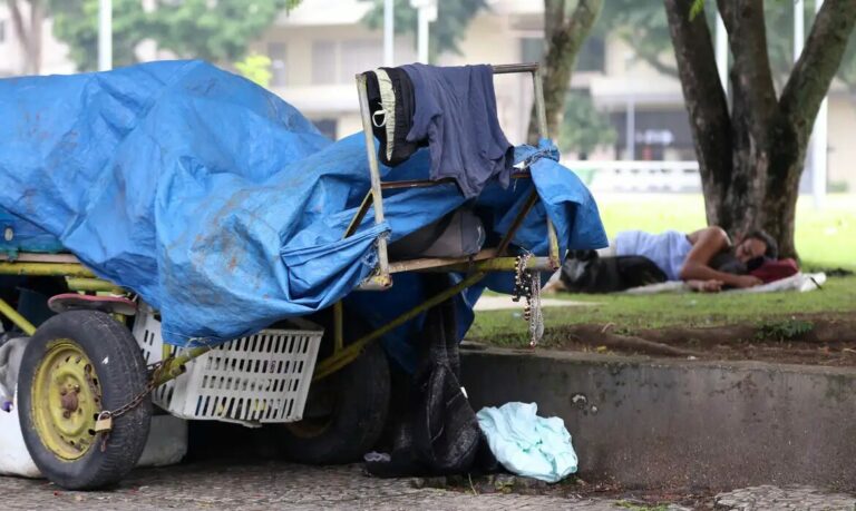 Mais de 335 mil pessoas vivem em situação de rua