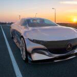Mercedes surpreende com nova pintura que carrega carros elétricos