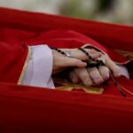 Papa Francisco: velório é aberto ao público no Vaticano