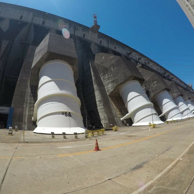 Paraguai convoca embaixador no Brasil e suspende negociações sobre Itaipu