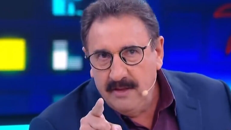 Ratinho "solta os cachorros" e dá recado a ministro de