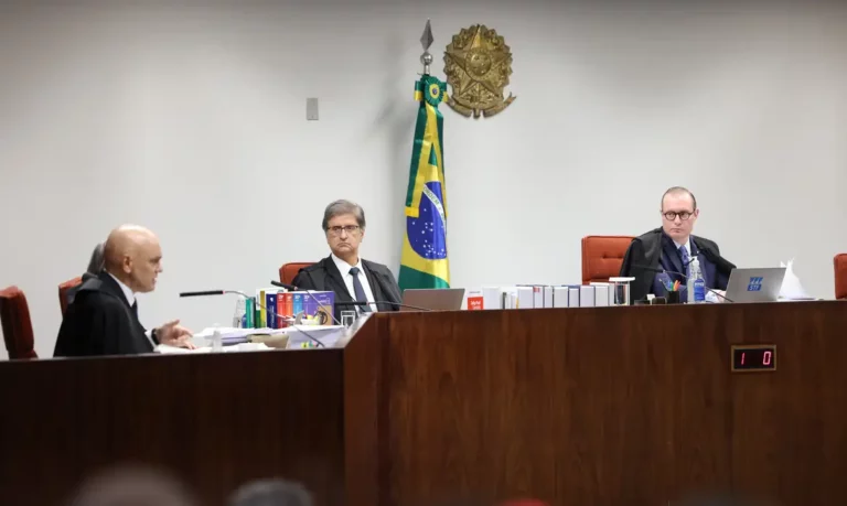 STF inicia julgamento para decidir se mais seis denunciados pela