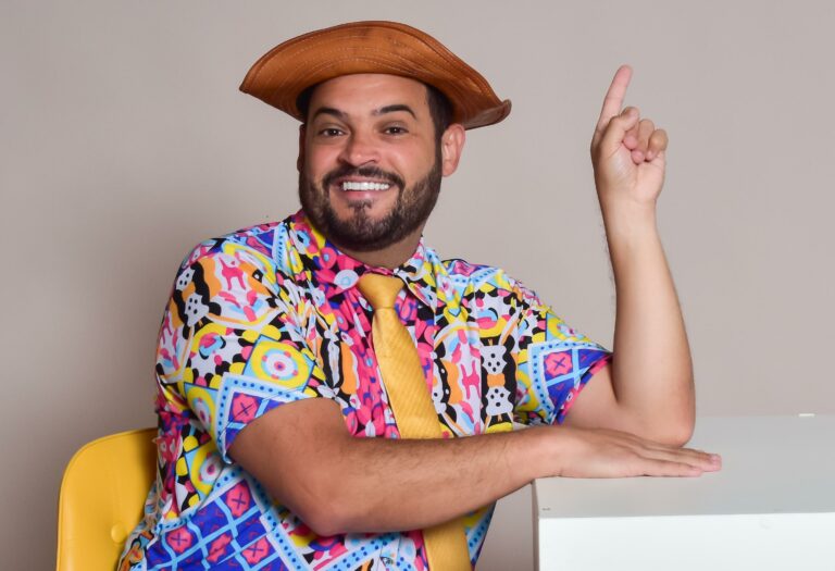 Teatro Arthur Azevedo recebe Matheus Ceará em única apresentação no