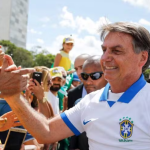45 dias após cirurgia, Bolsonaro retoma agenda de viagens para