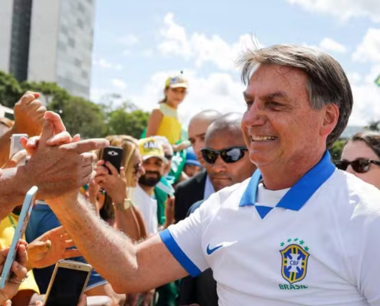 45 dias após cirurgia, Bolsonaro retoma agenda de viagens para