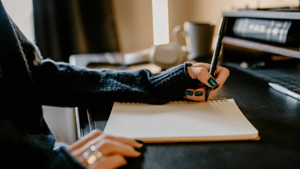 5 motivos para você fazer anotações no papel e não