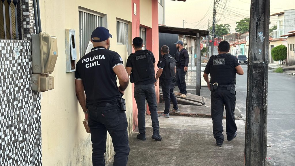 Ação policial mira comércio ilegal de armas e resulta em