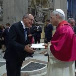 Alckmin entrega convite de Lula ao papa Leão XIV para