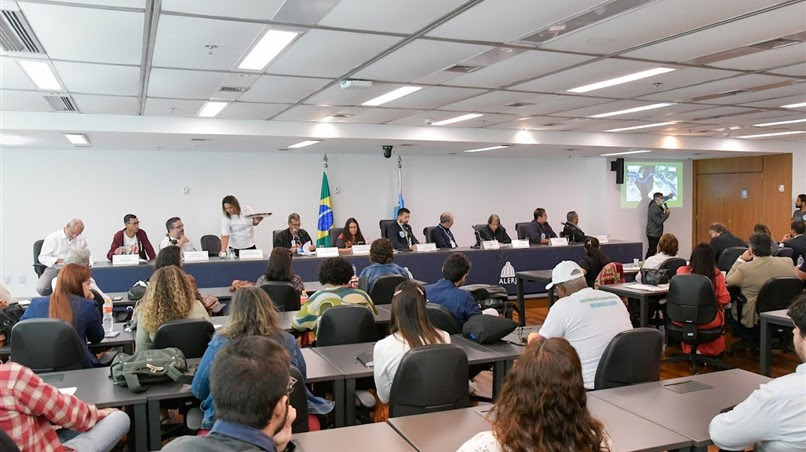 Alerj decide convocar secretário de Meio Ambiente e presidente do