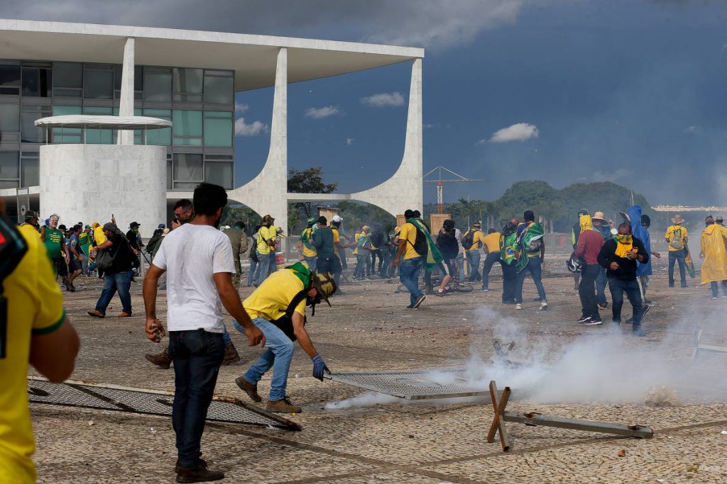 Alternativa ao projeto de anistia para golpistas do 8/1 perde