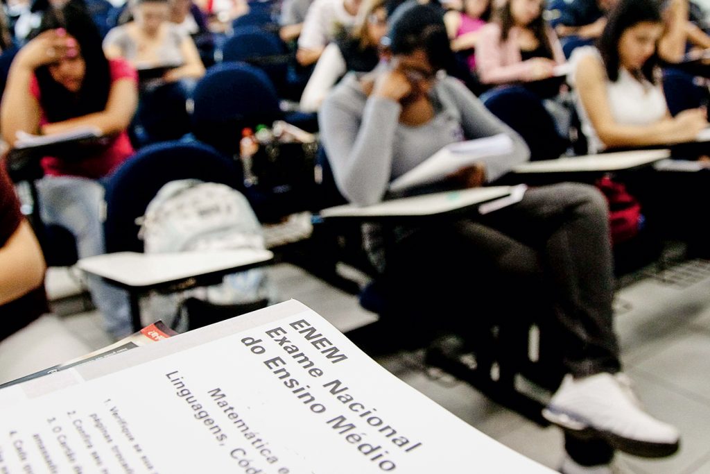 Alunos da rede pública terão pré-inscrição automática para o Enem