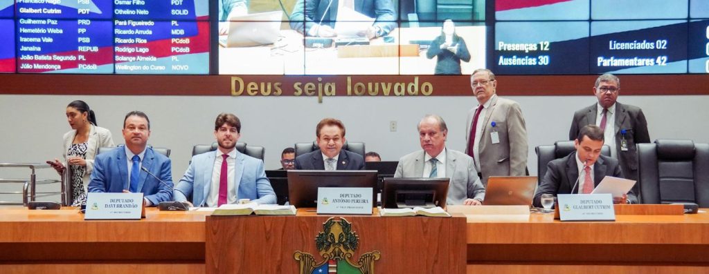 Assembleia aprova programa de incentivo para estudantes que ingressarem no