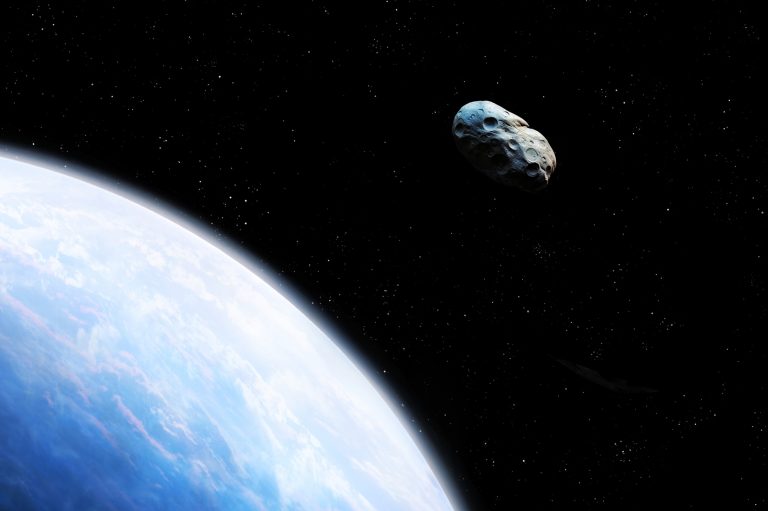 Asteroide recém-descoberto passa “de raspão” pela Terra