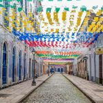 Bandeirinhas de São João já ornamentam Centro Histórico de São