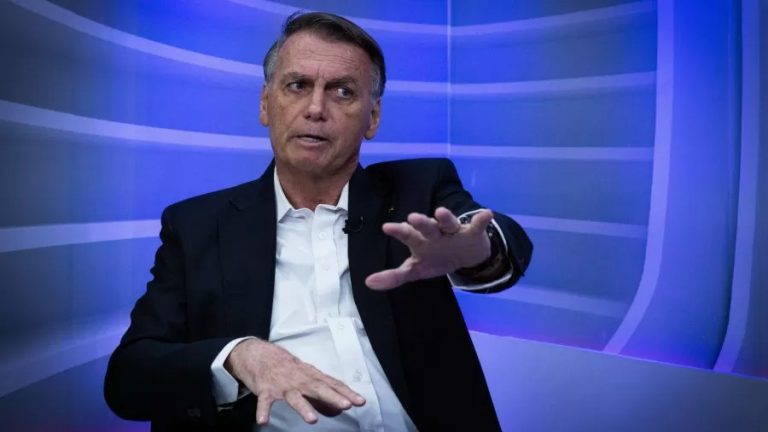 Bolsonaro diz esperar por “milagre” para escapar de condenação por