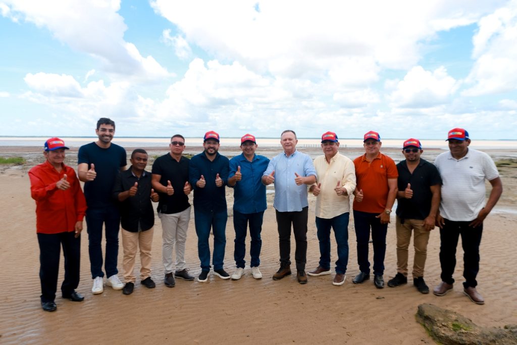 Brandão autoriza implantação da estrada da Praia de Itapéua com