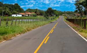 Brandão entrega nova Estrada do Leite em Bacabal