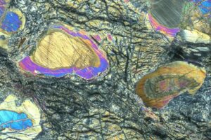 Buraco mais profundo da Terra revela pistas sobre evolução do
