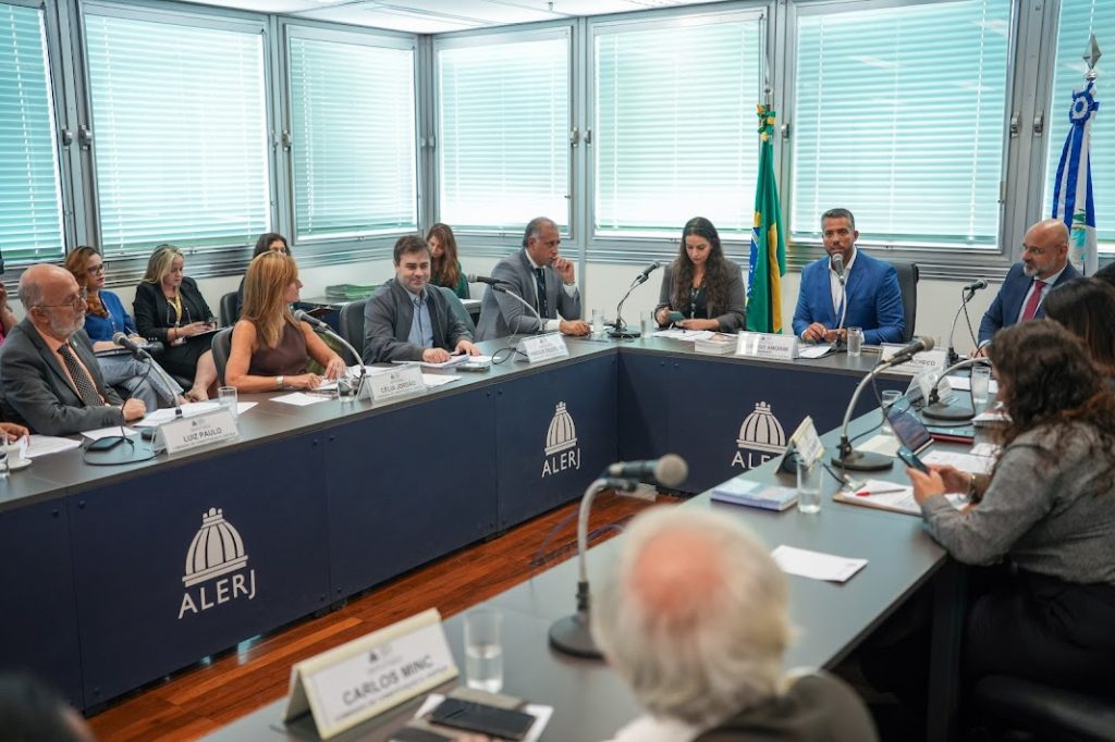 CCJ da Alerj aprova legalidade da indicação de Thiago Pampolha