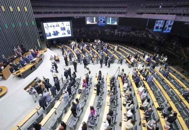 Câmara já discute aumento de deputados para evitar perda de