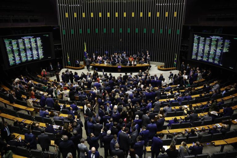 Câmara quer retomar PEC contra decisões monocráticas do STF após